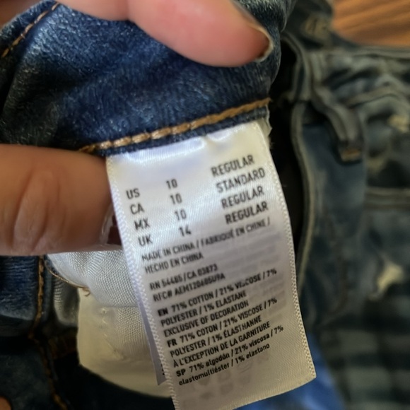 American Eagle Ripped Jeans - Picture 2 of 2